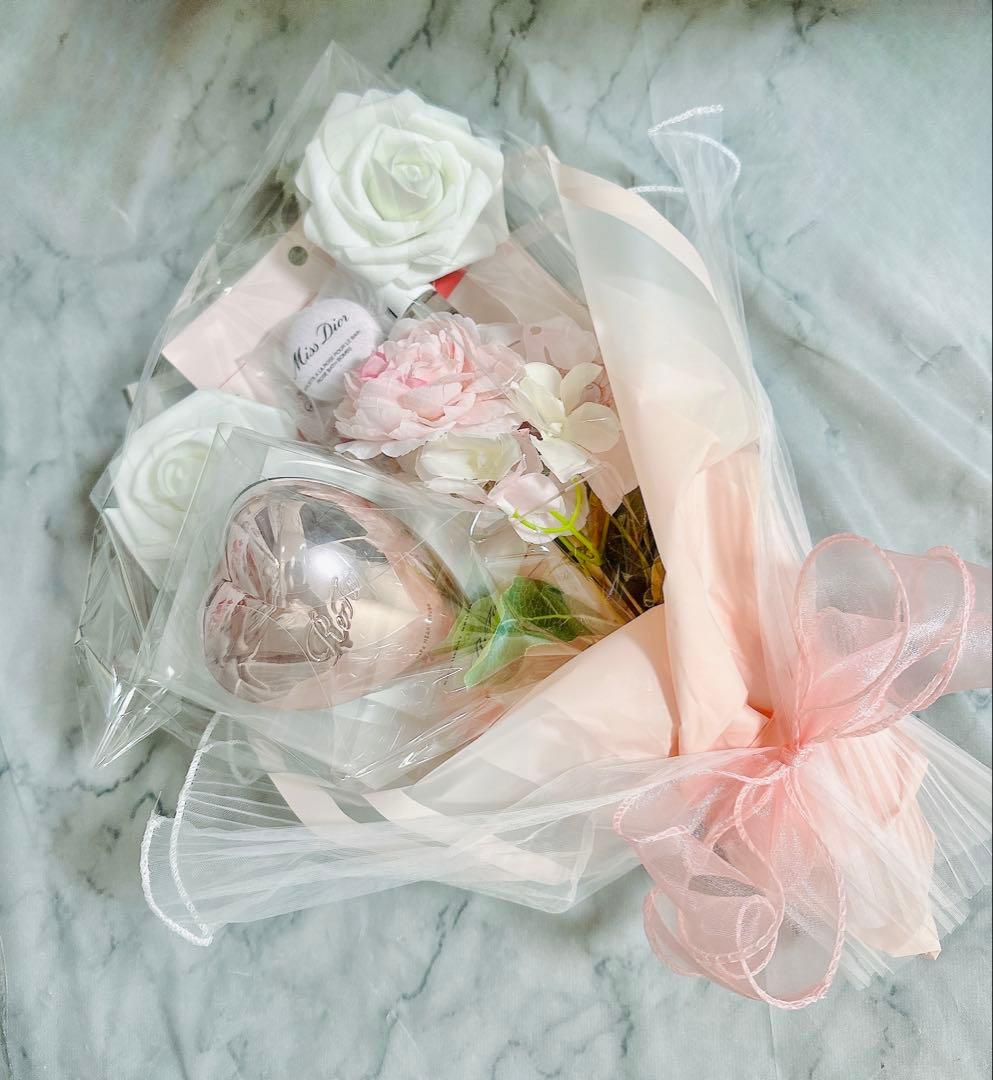 コスメブーケ【Refa/SHIRO】豪華5点｜誕生日/結婚式/ギフト ※展示品