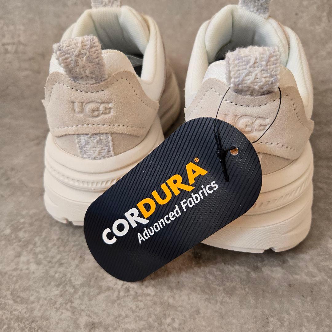 《新品》UGG CA1 ZIP ホワイト 24cm 厚底 軽量 ジップ 箱あり