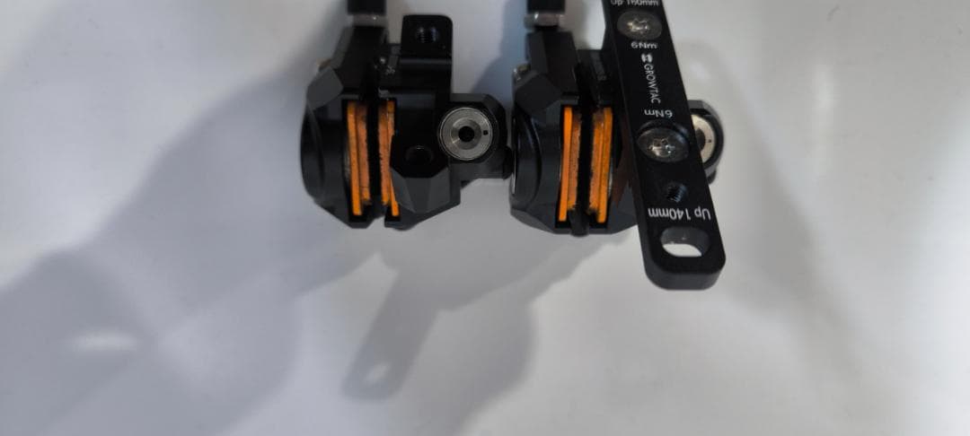 グロータック EQUAL ブレーキキャリパー BLACK