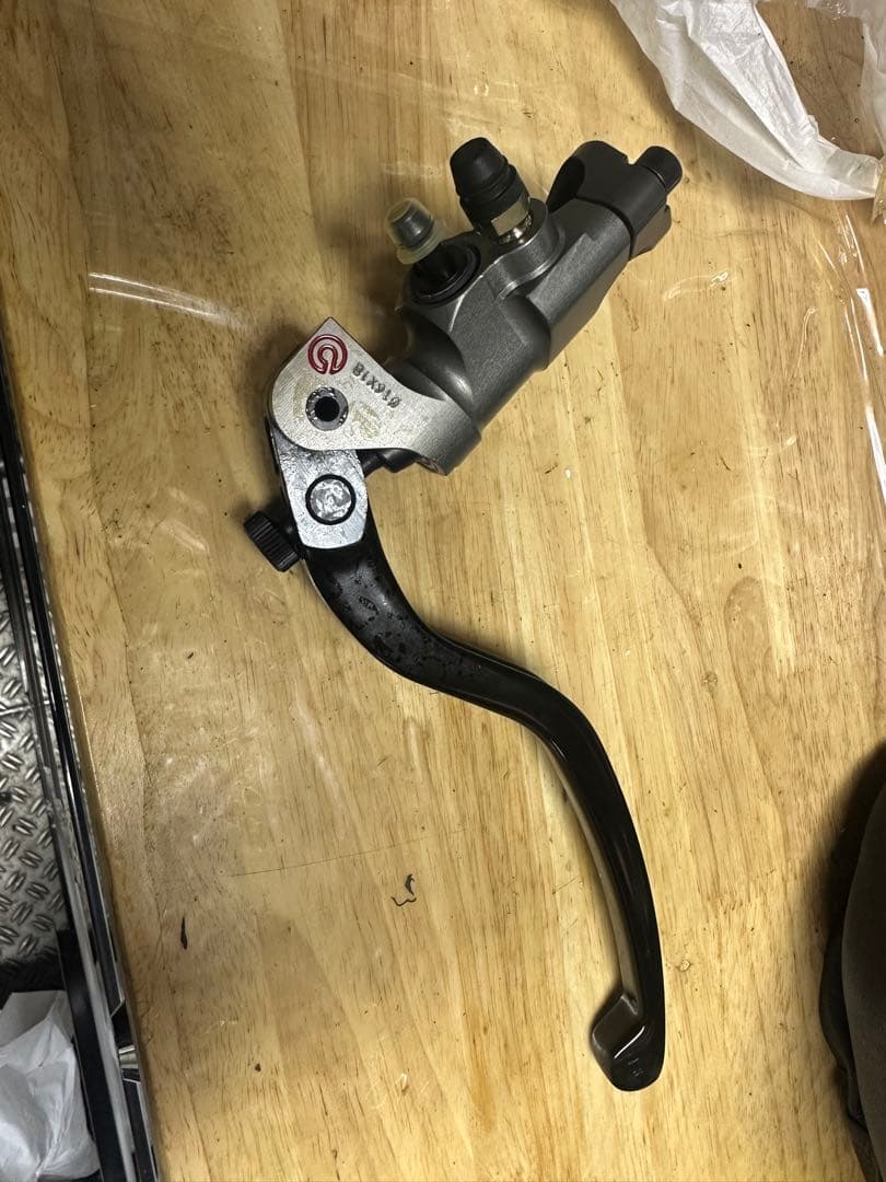 ブレンボ削り出しラジアルクラッチマスター16x18