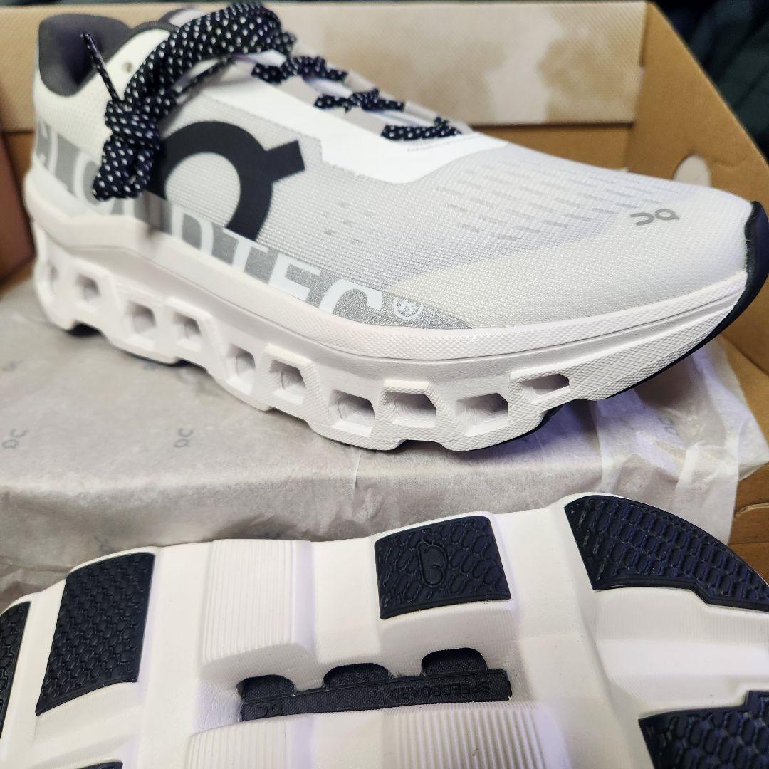 On Cloudmonster スニーカー ホワイト　25cm