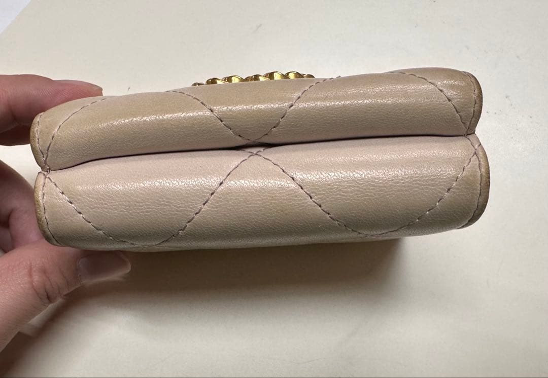 CHANEL ラムスキン　三つ折り財布