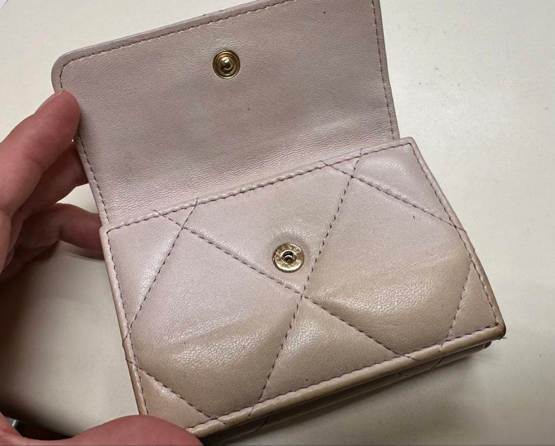 CHANEL ラムスキン　三つ折り財布