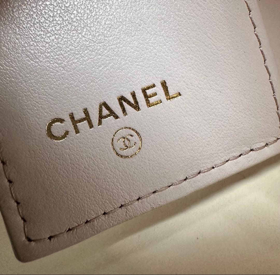 CHANEL ラムスキン　三つ折り財布