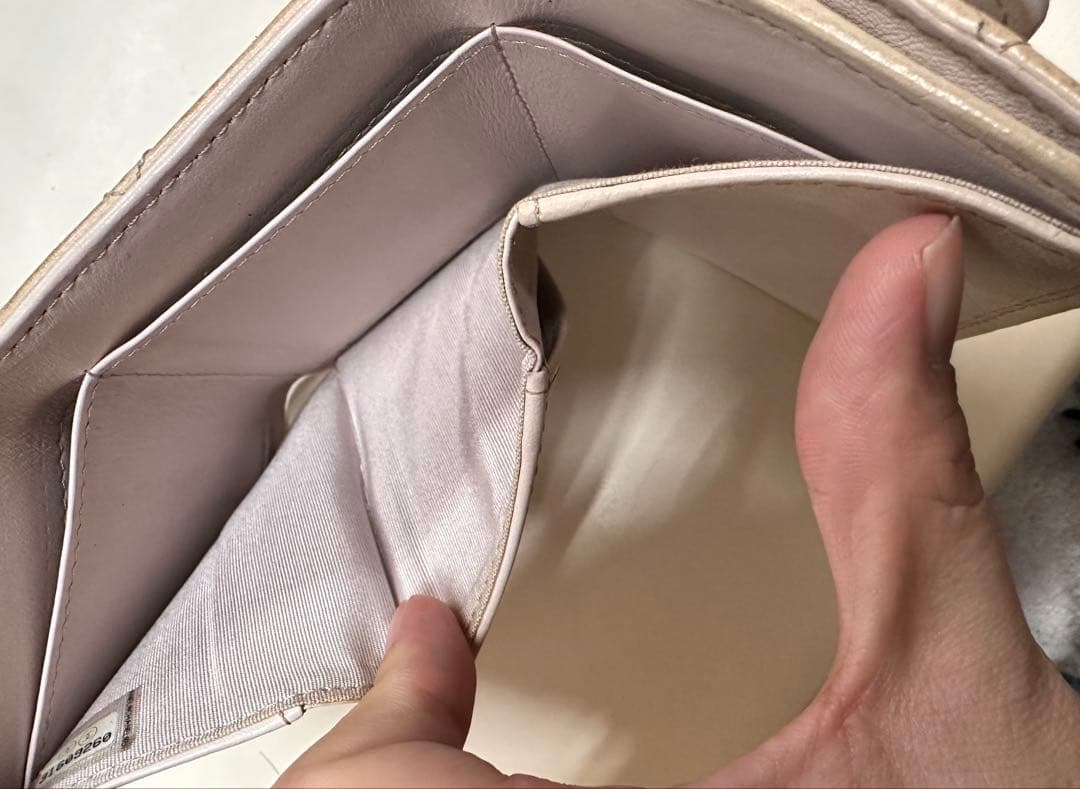 CHANEL ラムスキン　三つ折り財布