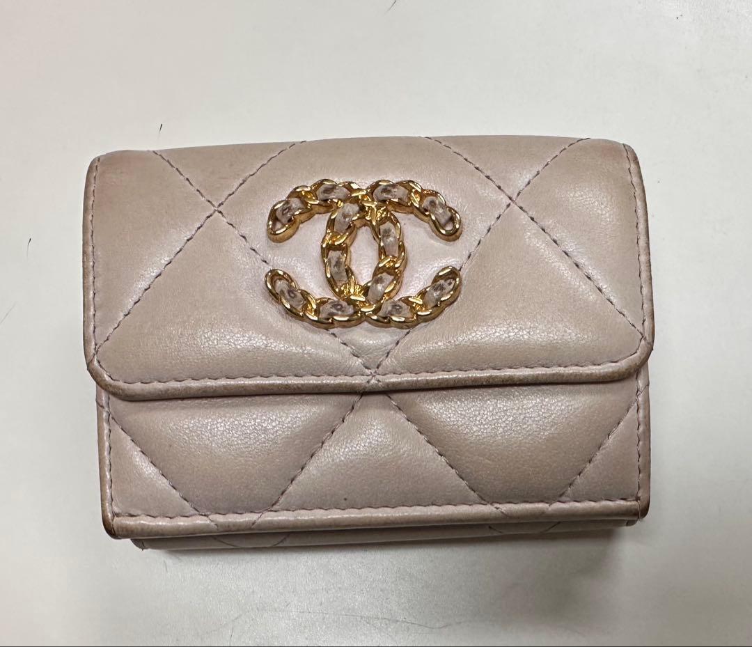 CHANEL ラムスキン　三つ折り財布