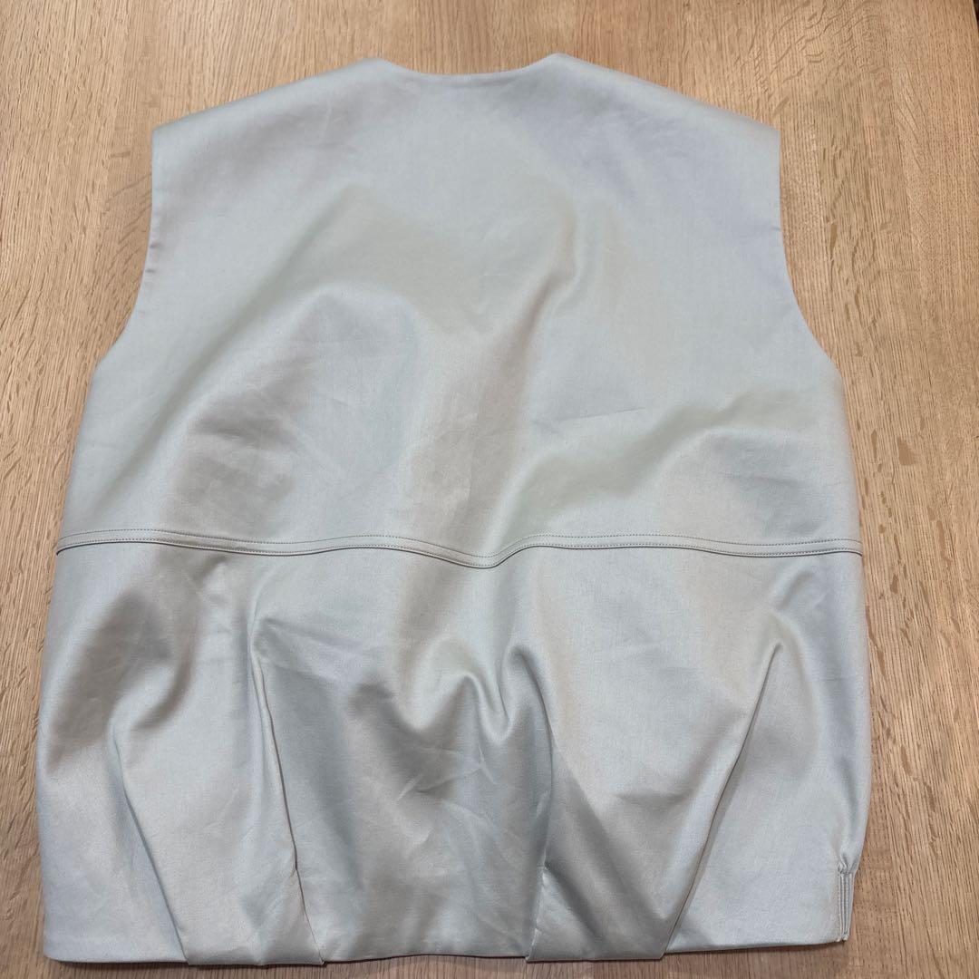 ドゥロワー　ベスト