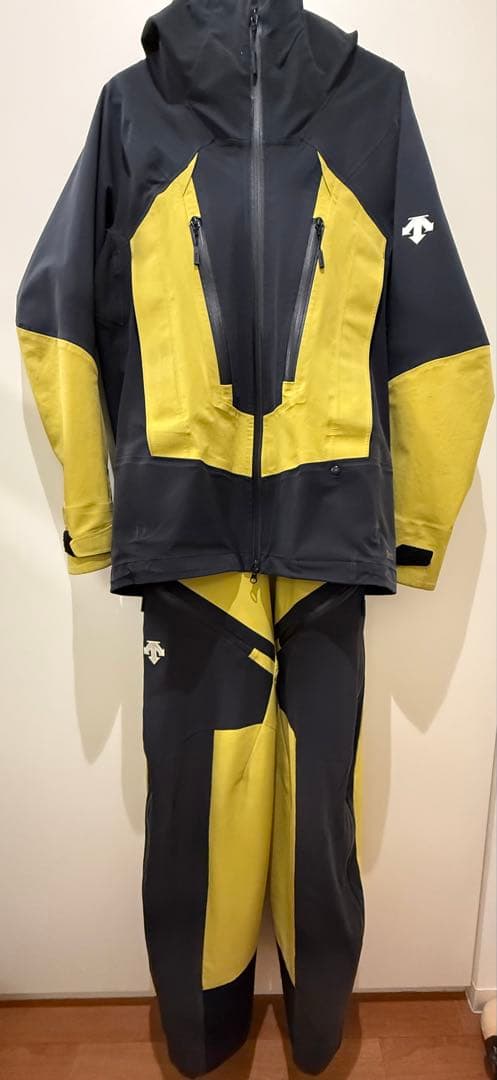 デサント S.I.O スキーウェア上下セット 22-23モデル