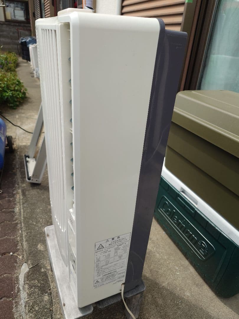 コイズミ製窓用エアコン実働外し立て。