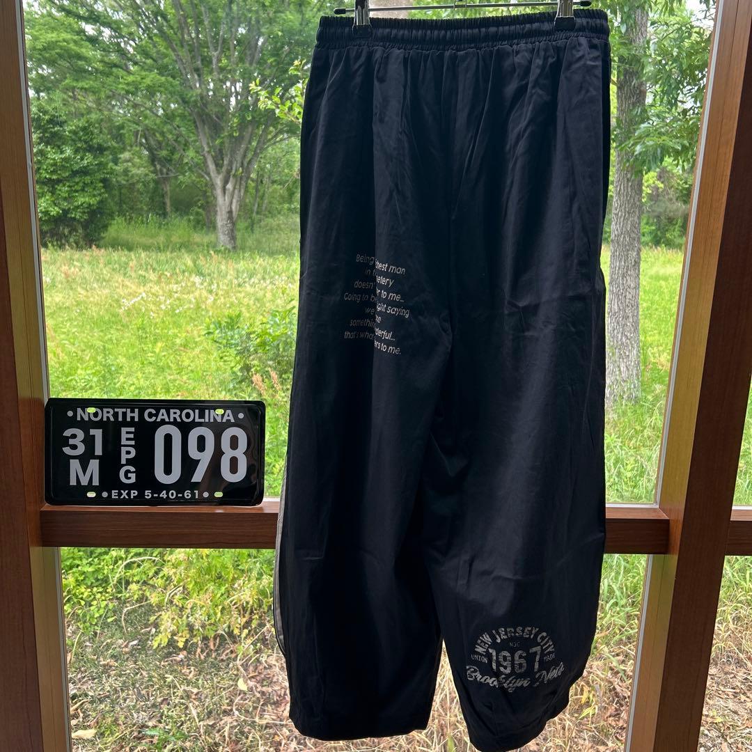 いろはサン IRIEY ツイル脇タックマルチロゴパンツ クロ ベージュ