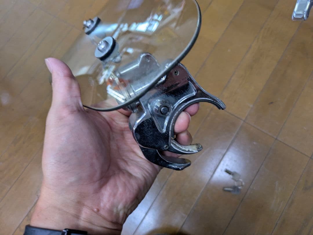 ハーレー純正　ウインドシールド　’０６以降FXDWG用　57301-06　鍵付き