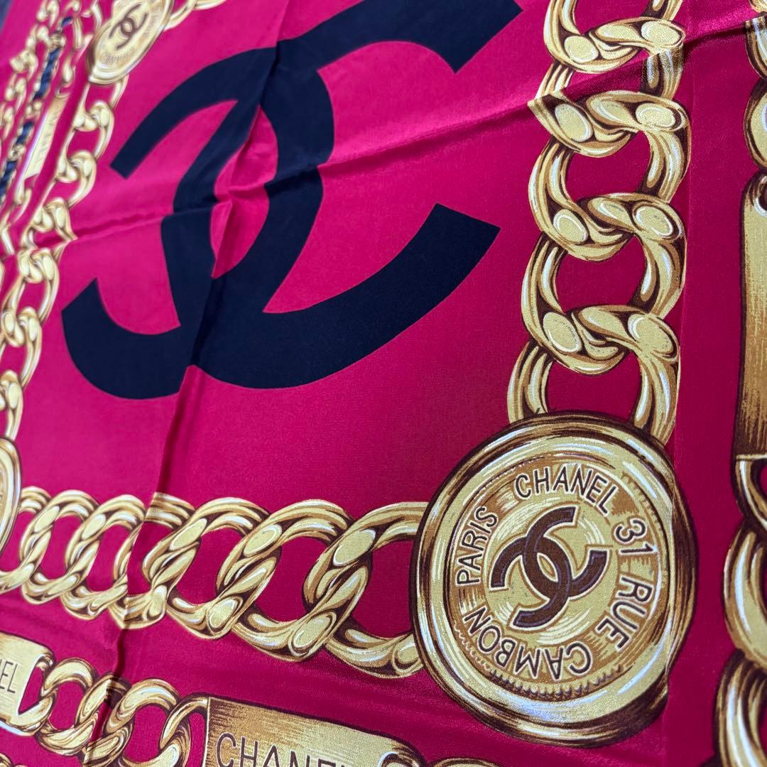 CHANELシャネル ロゴココマーク チェーン 柄シルク 100% スカーフ