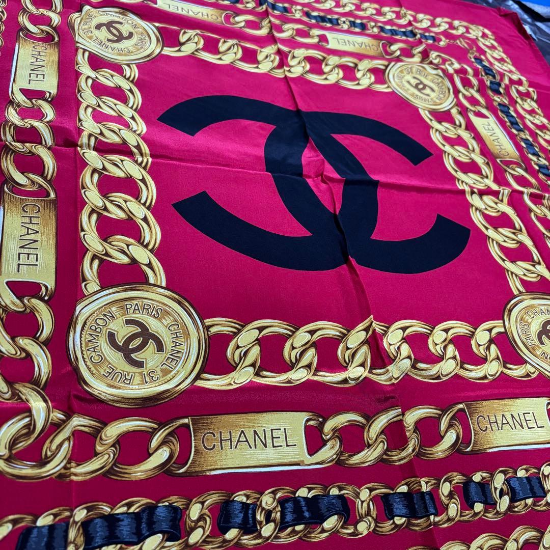 CHANELシャネル ロゴココマーク チェーン 柄シルク 100% スカーフ