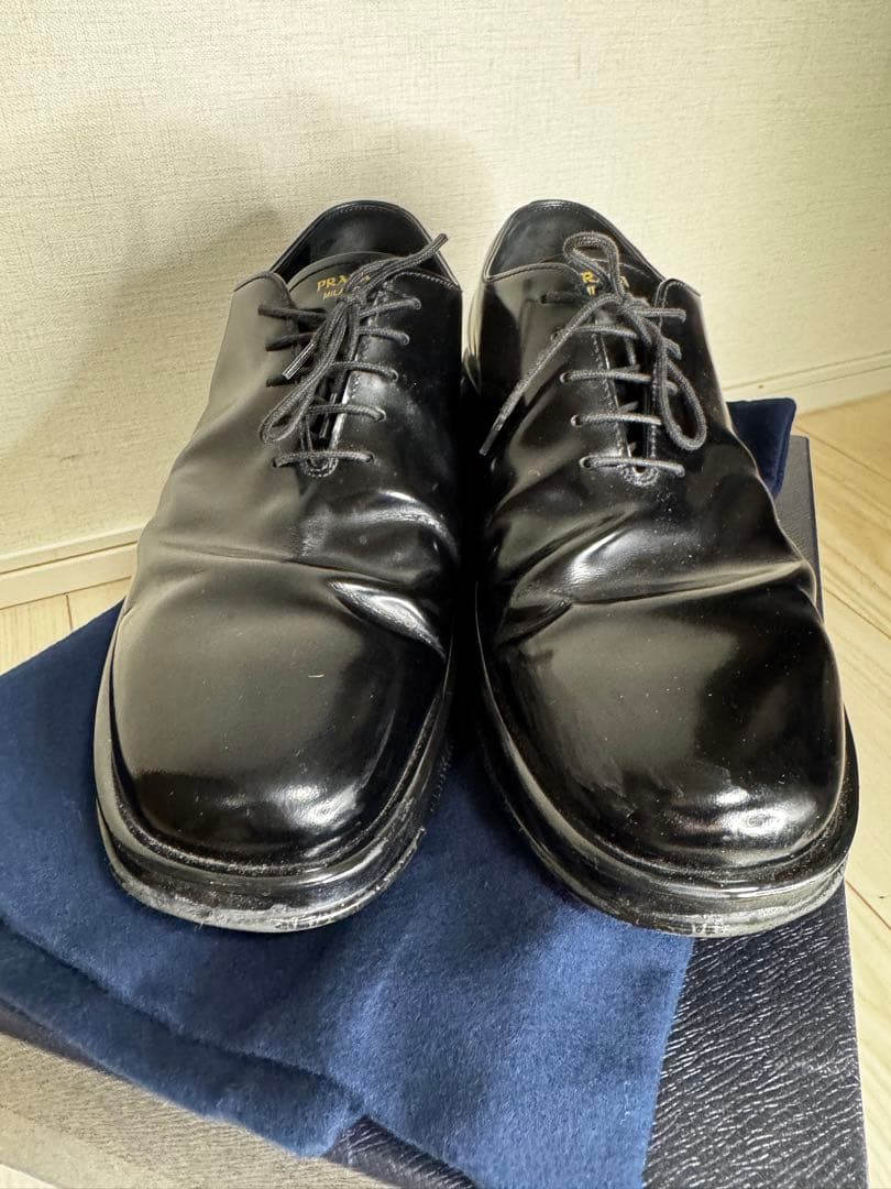 プラダ　黒レザー ドレスシューズ