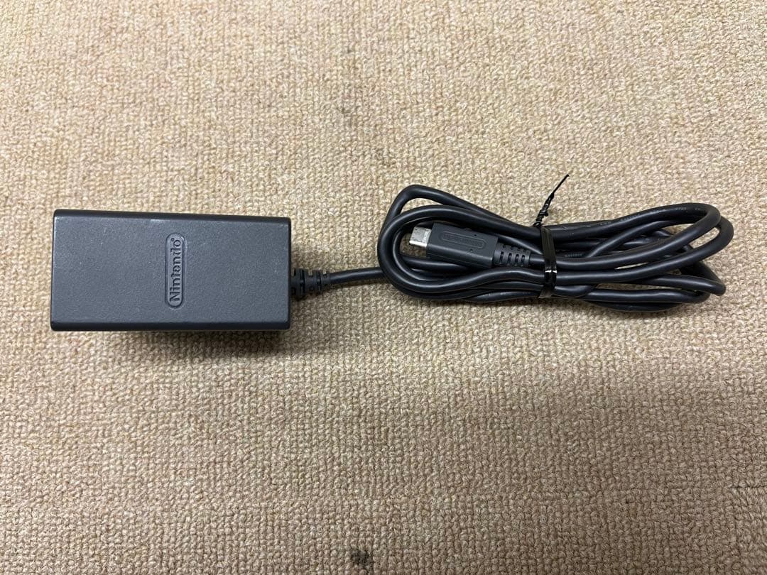 Nintendo Switch 本体 充電器・ケーブル・ケース付き