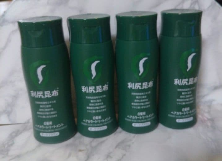 利尻昆布 ヘアカラートリートメント 4本セット ダークブラウン