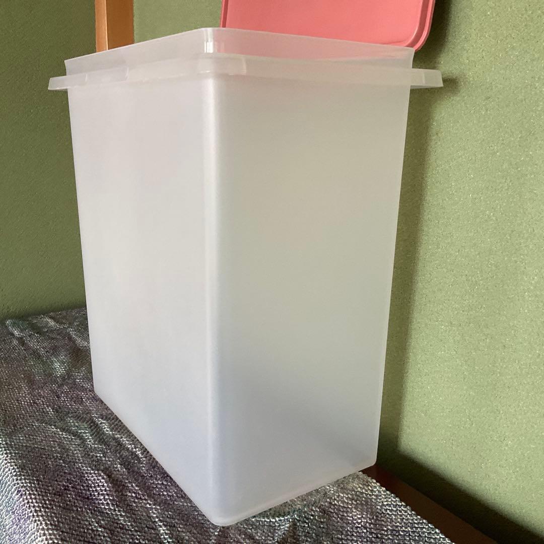 美品Tupperware タッパーウェア　米備蓄用　10kg フタ-薄ピンク
