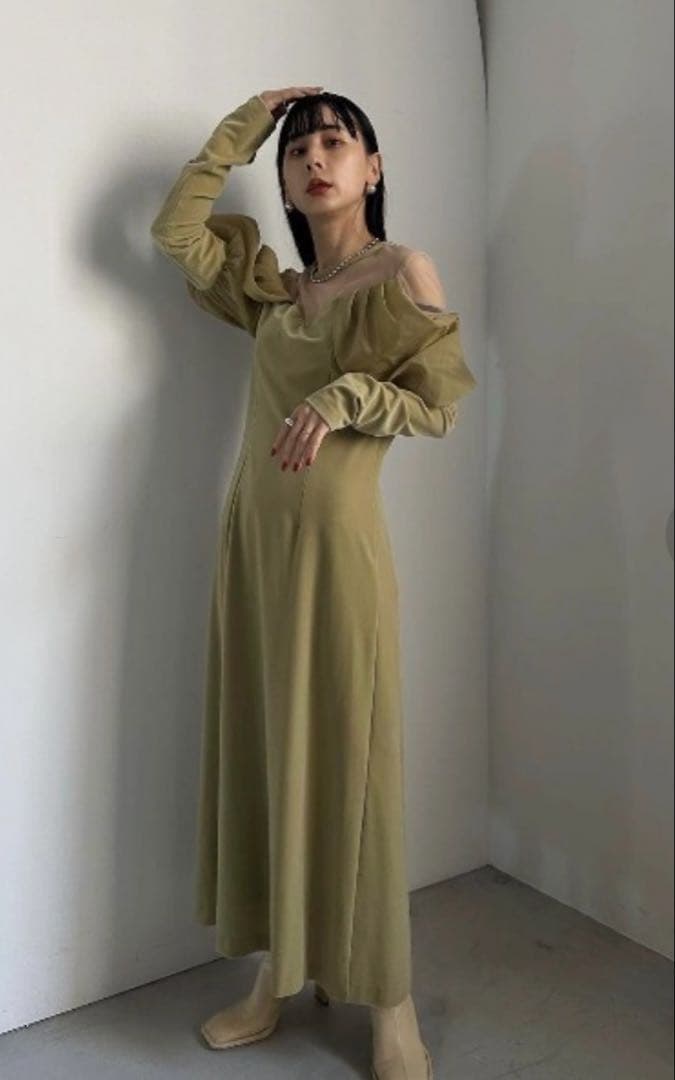 【最終値下げ・即購入可】ameri UNDVELOUROFF SHOULDERD