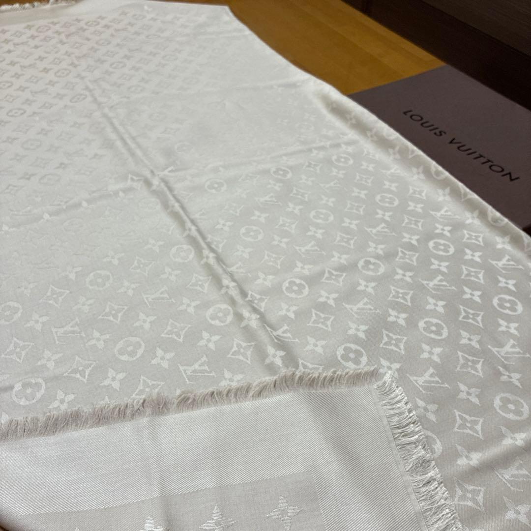 LOUIS VUITTON 大判ストール　ベージュ