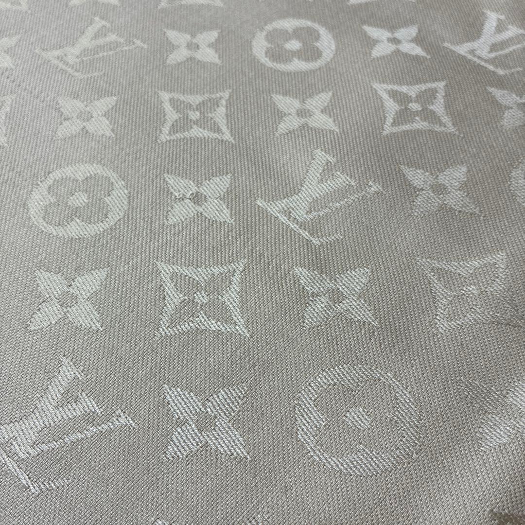 LOUIS VUITTON 大判ストール　ベージュ