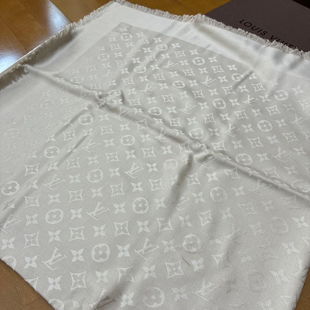 LOUIS VUITTON 大判ストール　ベージュ