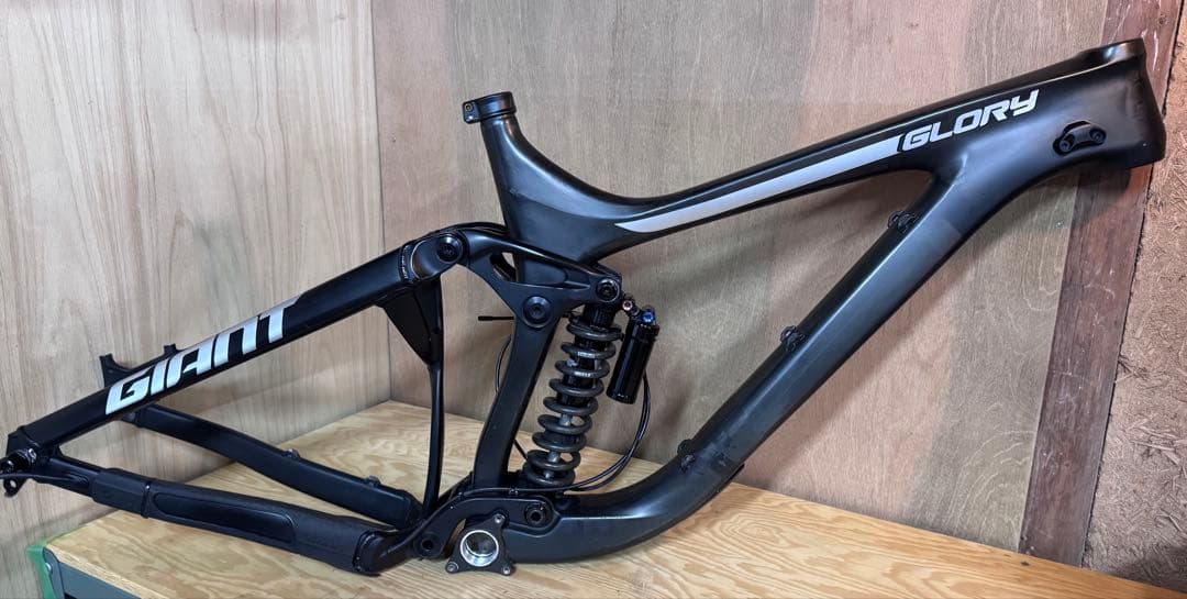 GIANT GLORY 27.5 カーボン Lサイズ(リアショック付)