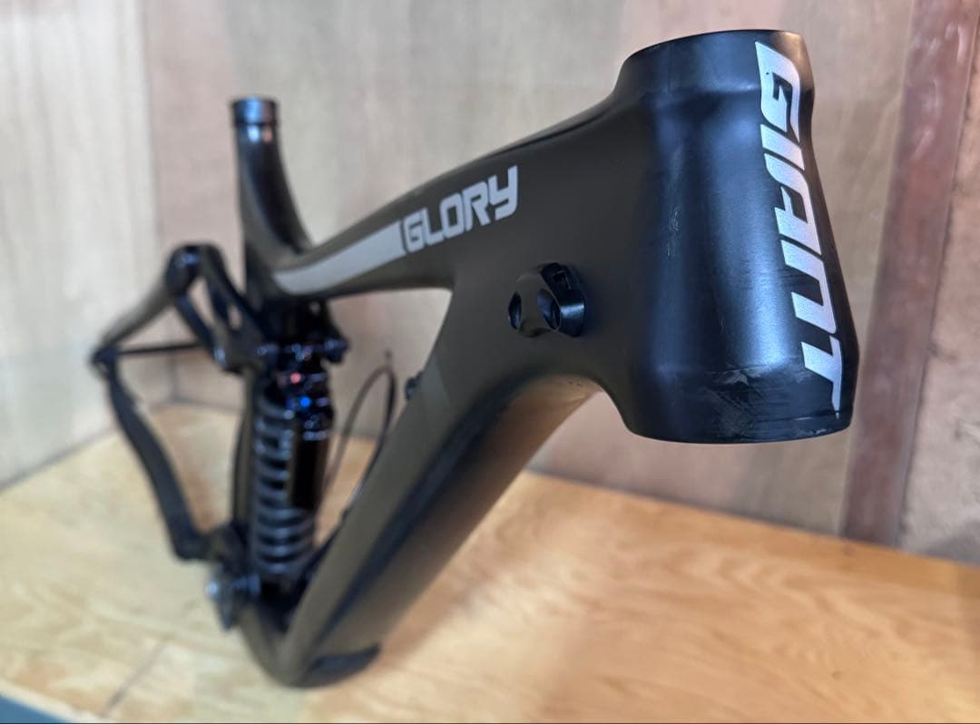GIANT GLORY 27.5 カーボン Lサイズ(リアショック付)
