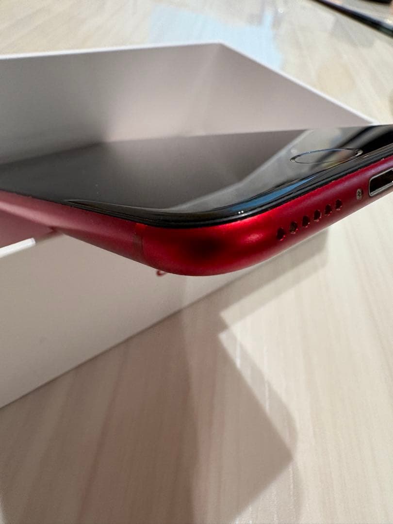 【送料込】【美品】iPhone SE2 64GB simフリー本体