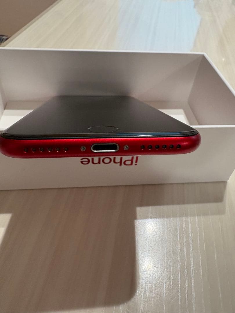 【送料込】【美品】iPhone SE2 64GB simフリー本体