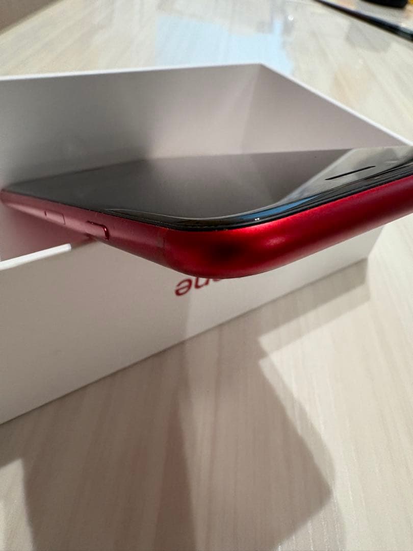 【送料込】【美品】iPhone SE2 64GB simフリー本体