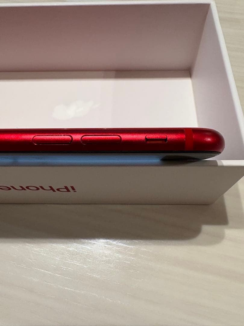 【送料込】【美品】iPhone SE2 64GB simフリー本体