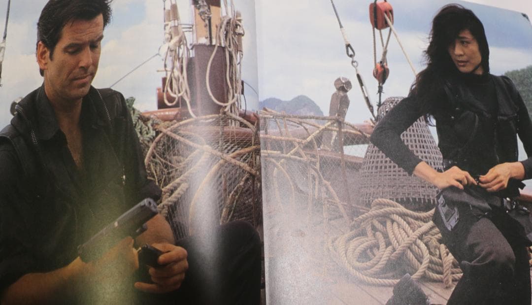 洋書００７／トゥモロー・ネバー・ダイのメーキング本(ピアス・プロズナン版)英語版