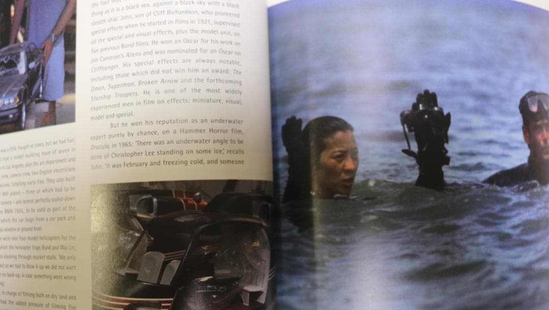 洋書００７／トゥモロー・ネバー・ダイのメーキング本(ピアス・プロズナン版)英語版