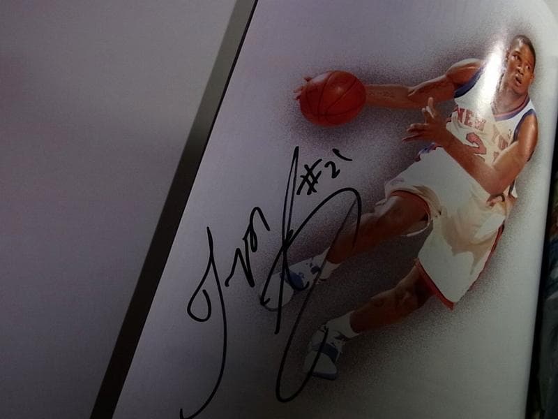 洋書 New York Knicks Yearbook 2004-05