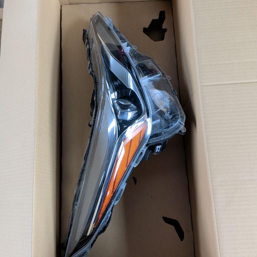 50プリウス右ヘッドライト