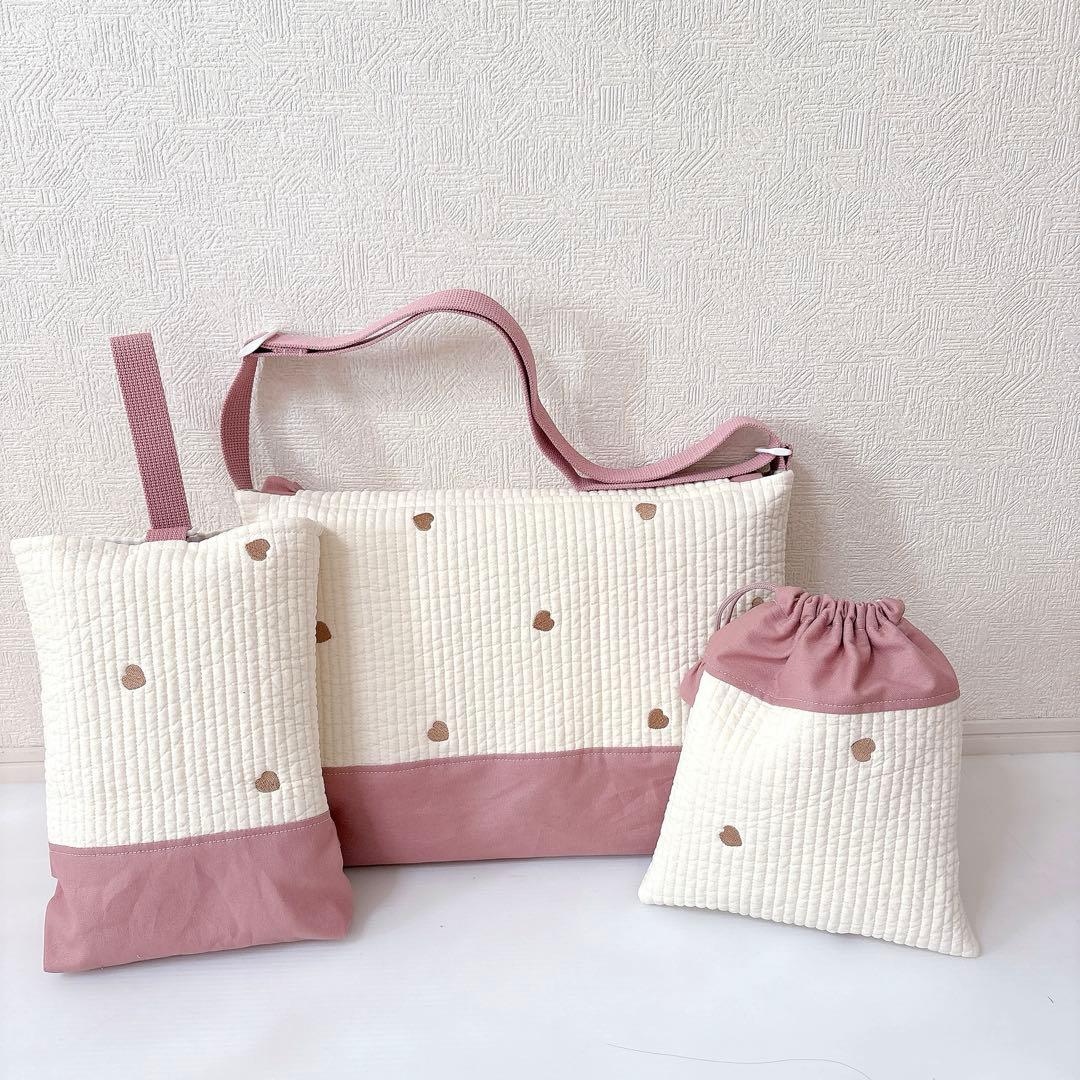 図書バッグ　上履き入れ　体操服袋　ヌビ　ハート刺繍