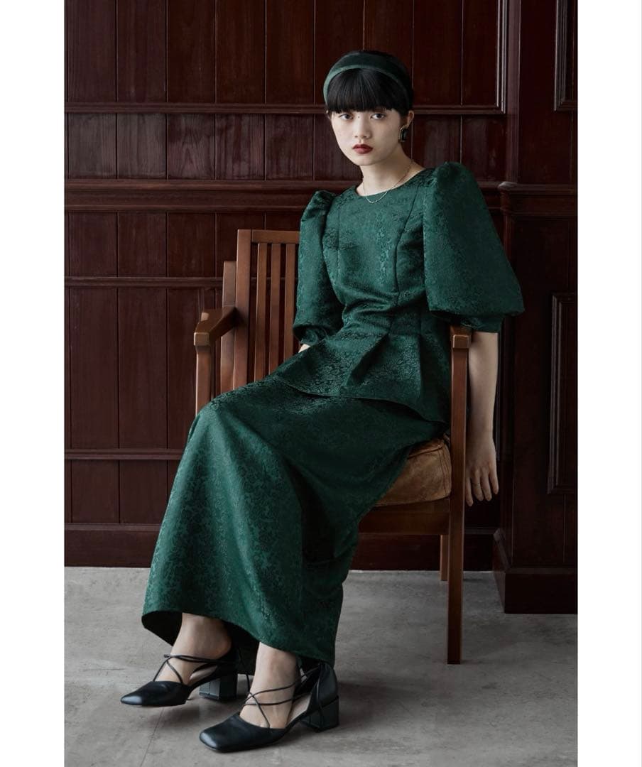 etoll. フラワージャガードセットアップドレス ペプラムブラウス スカート