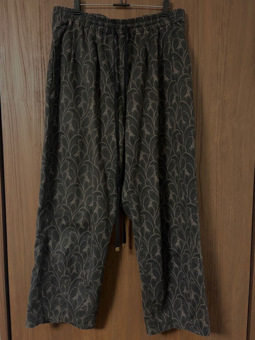 GAKKIN LOTUS BUDS PATTERN トラウザー