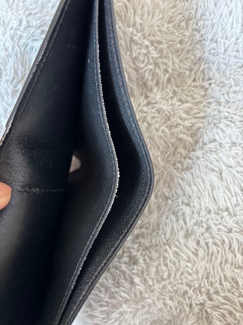 ルイヴィトン　Louis Vuittonブラックレザー二つ折り財布