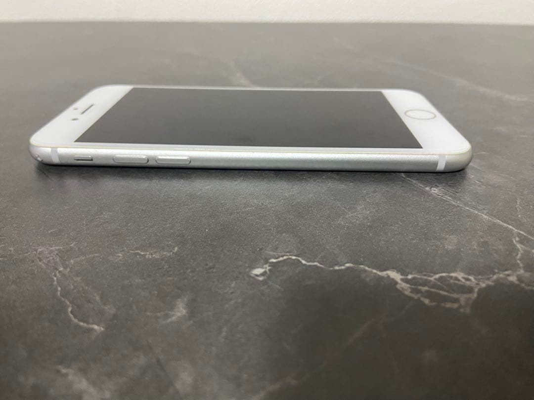 iPhone 8 64GB バッテリー92% SIMフリー スマートフォン本体