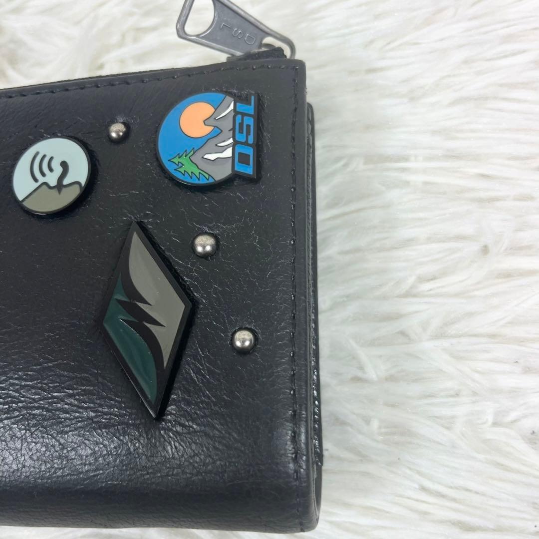 DIESEL ディーゼル 折り財布 L字ジップ ピンバッジモチーフ ファスナー