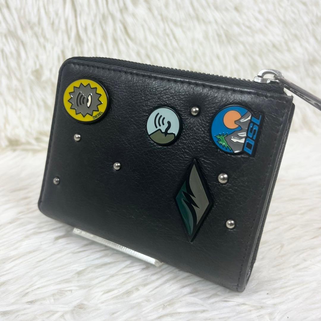 DIESEL ディーゼル 折り財布 L字ジップ ピンバッジモチーフ ファスナー