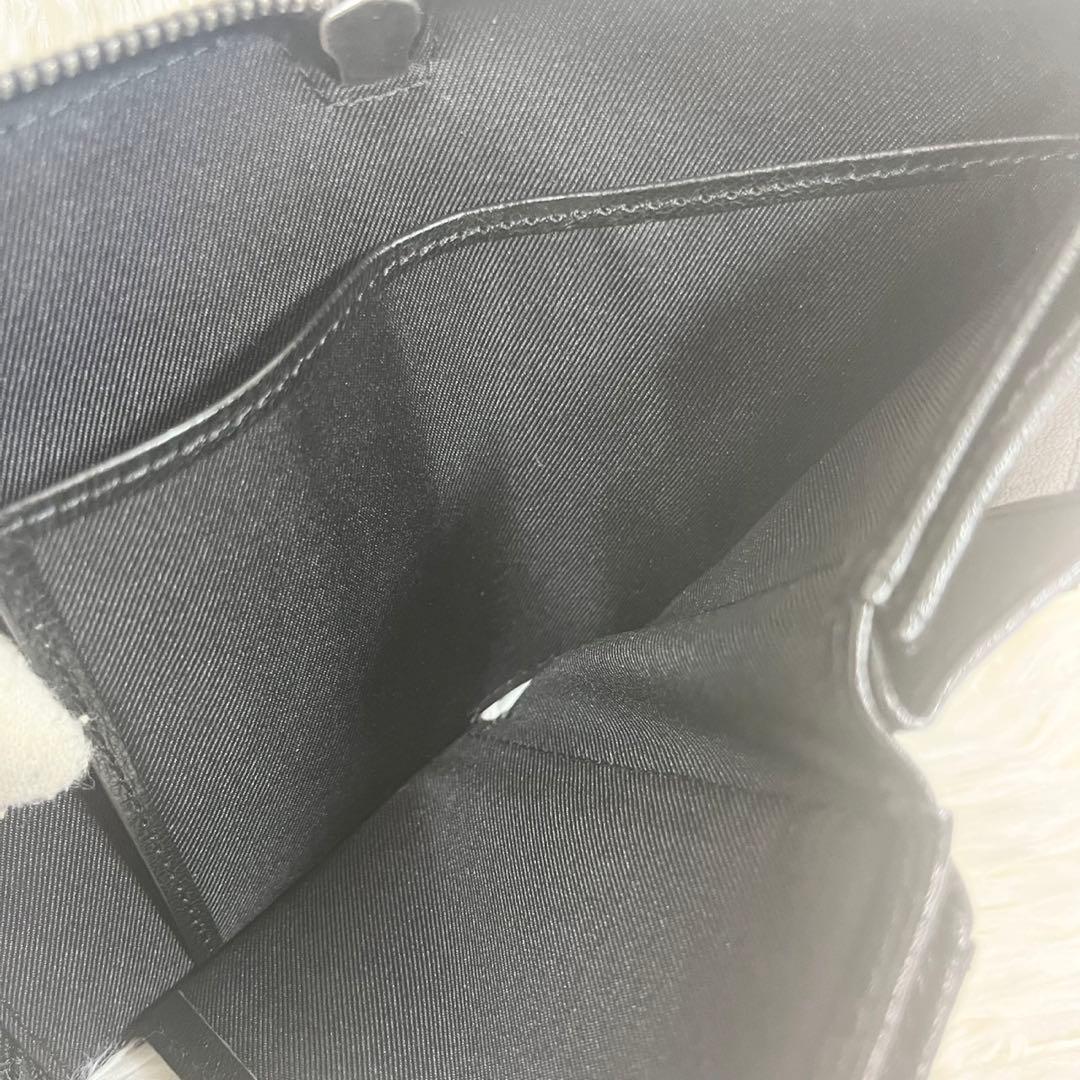 DIESEL ディーゼル 折り財布 L字ジップ ピンバッジモチーフ ファスナー