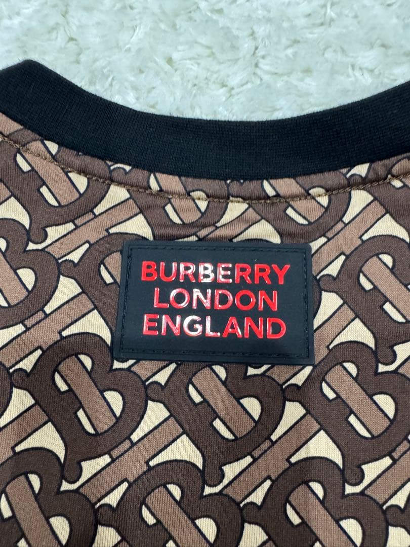 Burberry TB柄Tシャツとショートパンツ セット