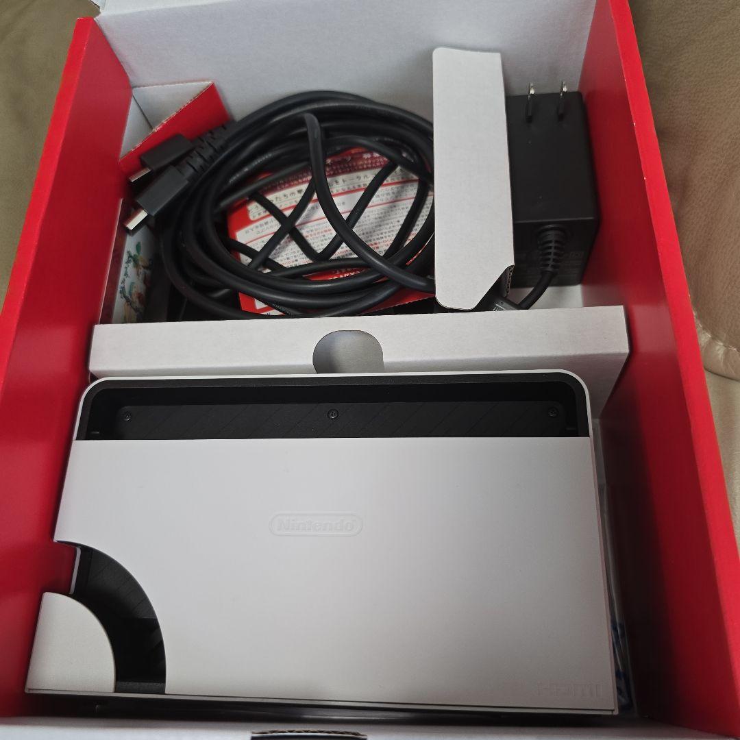 Nintendo Switch (OLEDモデル) ホワイト