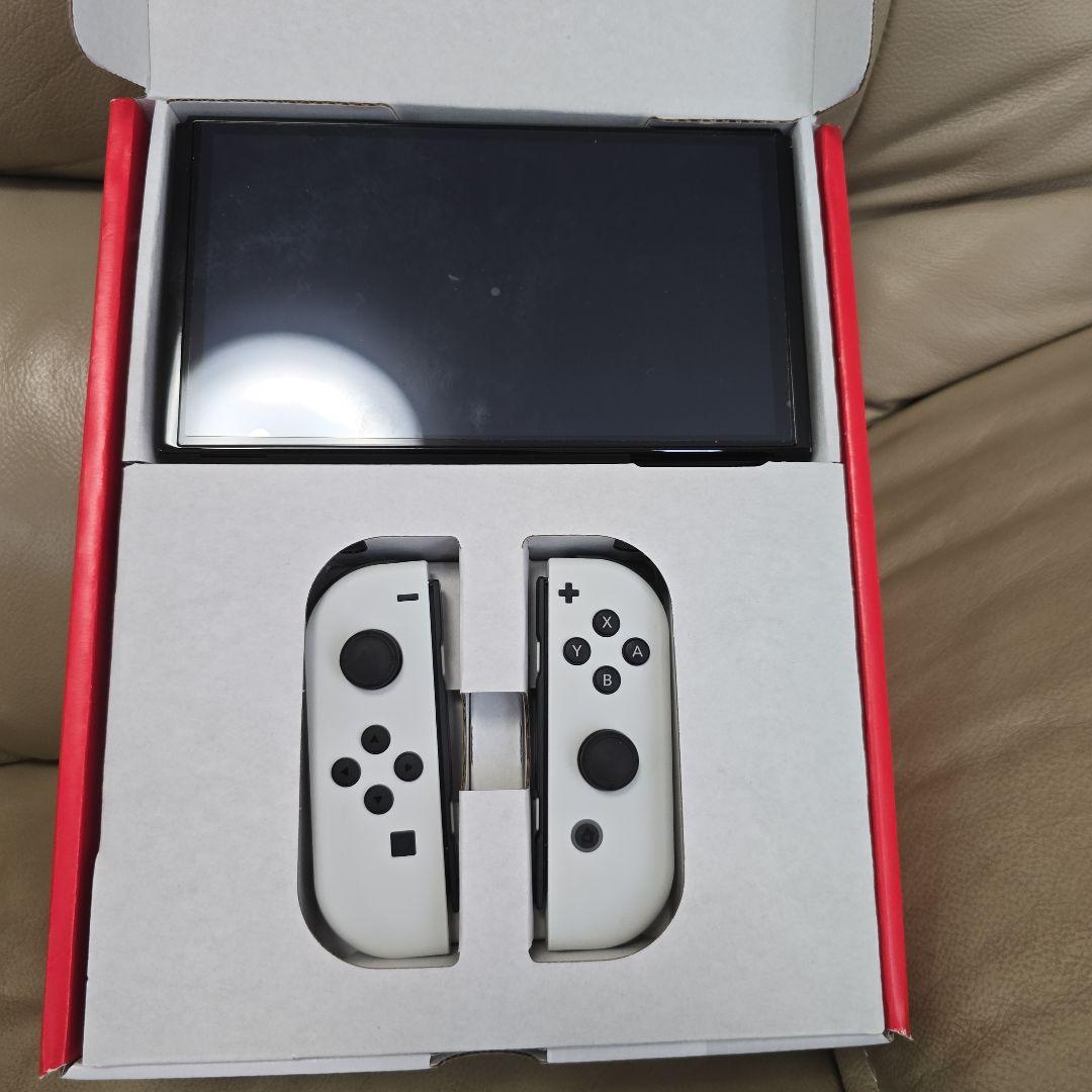 Nintendo Switch (OLEDモデル) ホワイト