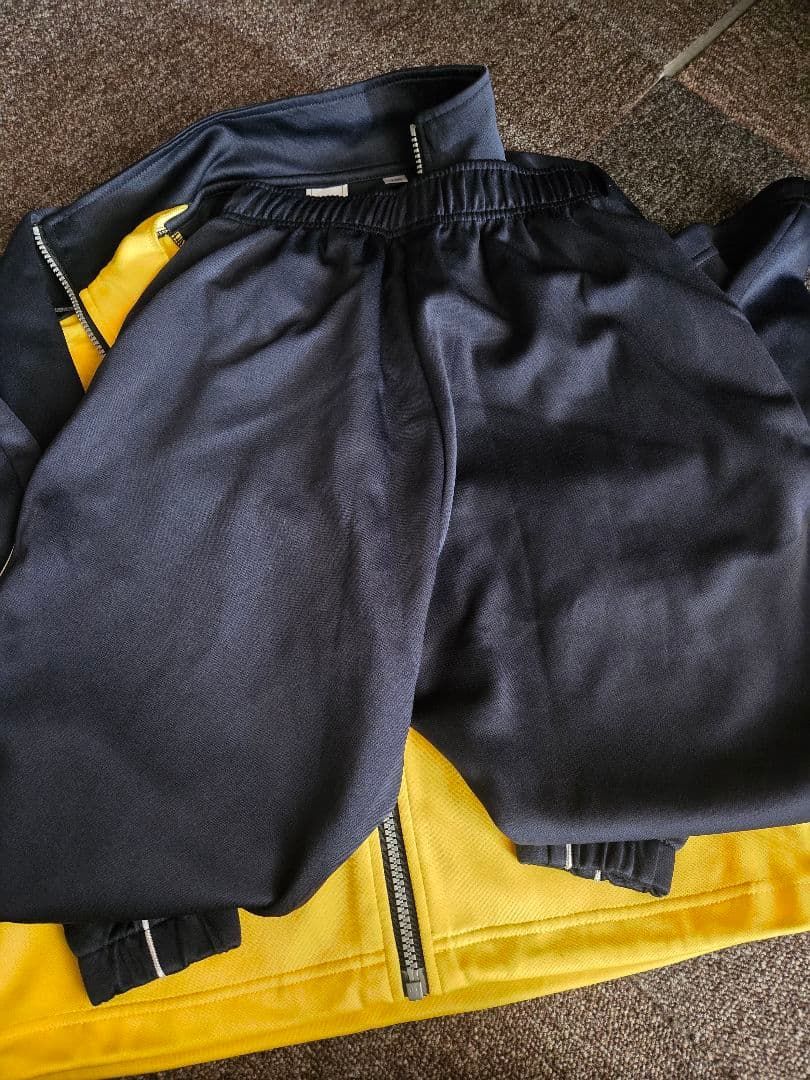 リベルタ　リベルタサッカースクール　ジャージ上下　１５０　美品