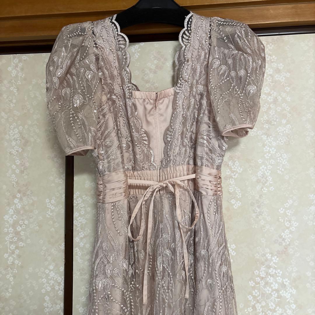 みさとページ リリーブラウン レイヤードシャイニーグラスドレス