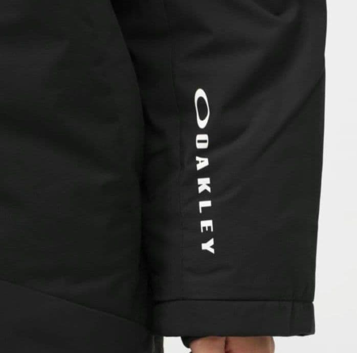 【新品未使用】オークリー　ロングコート Mサイズ ベンチコート 黒