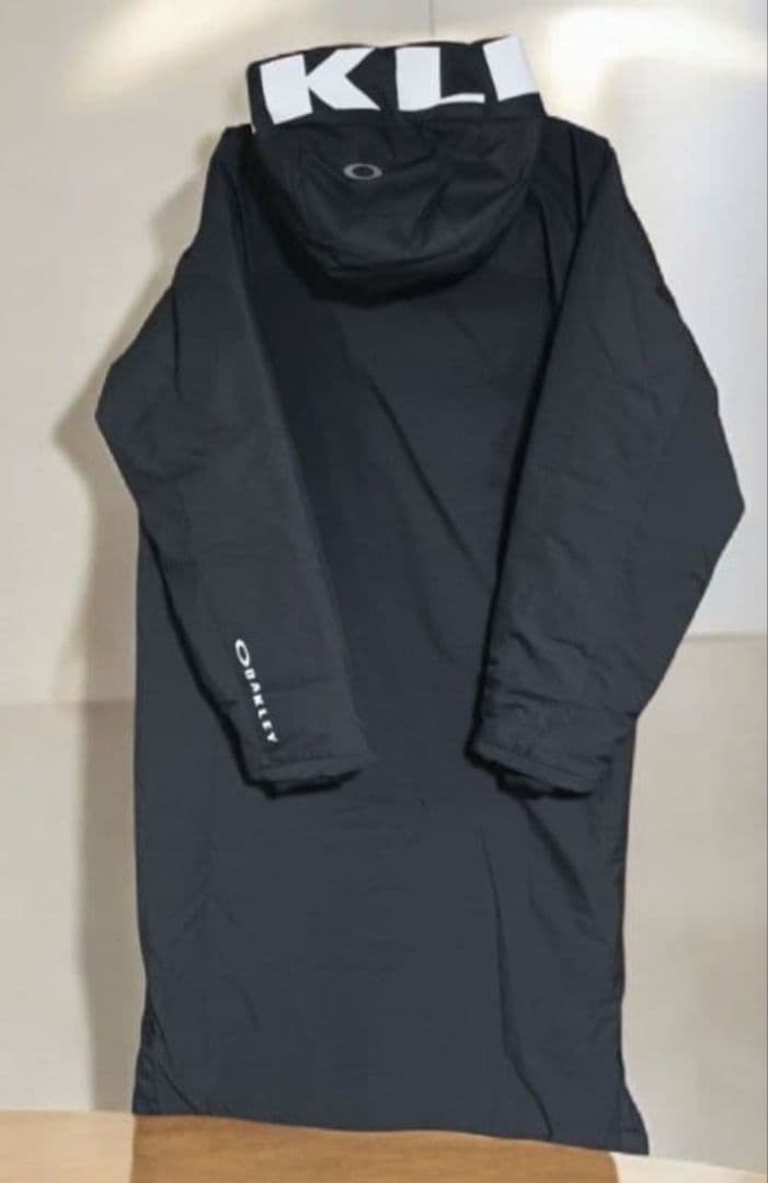 【新品未使用】オークリー　ロングコート Mサイズ ベンチコート 黒